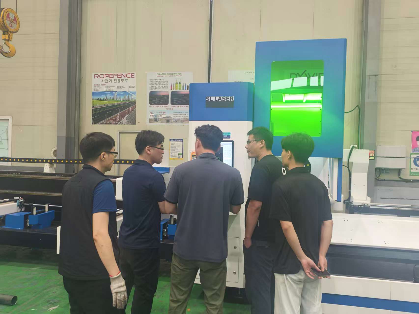 Laser Pipe Cutting Machine.jpg Laser Pipe Cutting Machine.jpg