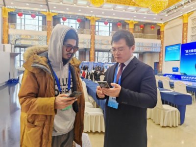 Robot laser cutting machine