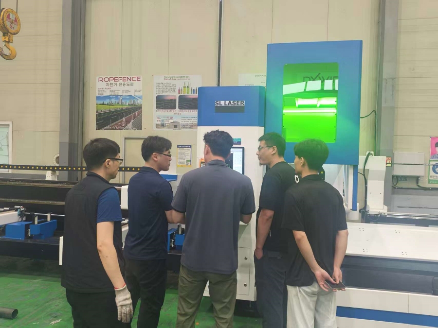 Cnc Laser Pipe Cutter .jpg Cnc Laser Pipe Cutter .jpg