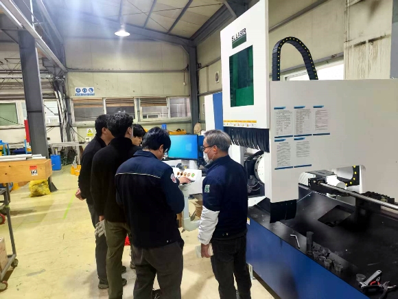 Metal Pipe Laser Cutting Machine .jpg Metal Pipe Laser Cutting Machine .jpg